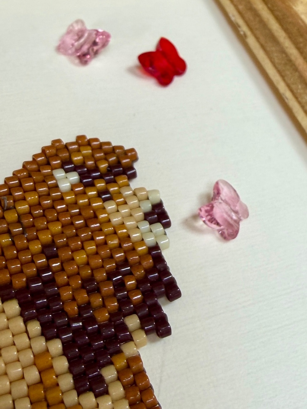 Framed beaded lion with crystal butterflies - safari or nursery decor - Picture 6 of 8